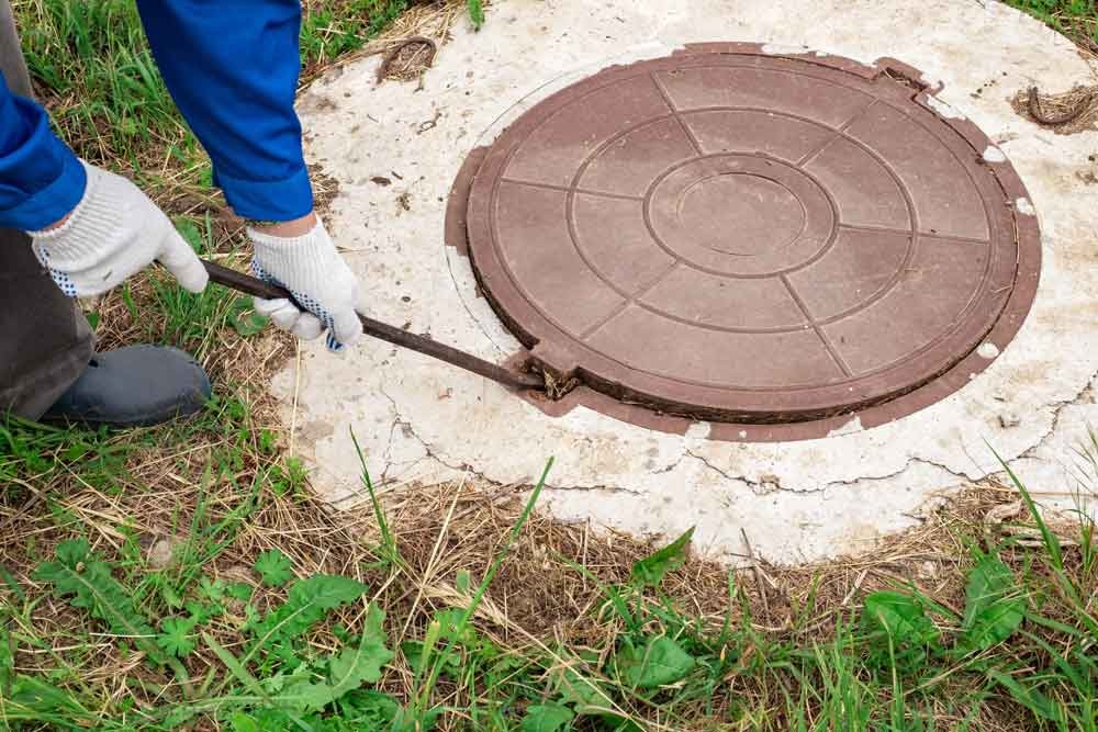 como quitar el mal olor de una fosa septica