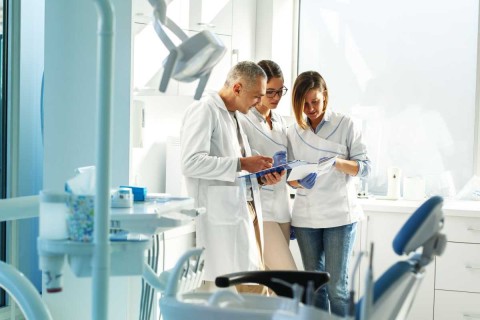 Caso real en Vigo: una arqueta comunitaria afectaba a una clínica dental